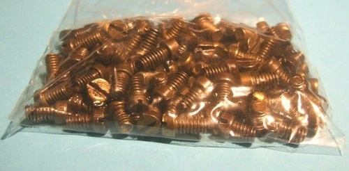 One hundred Meccano brass plated bolts, part 37b