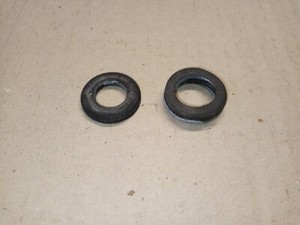VW Golf 3 Dichtung Öffnung Wischerarm hinten Heckklappe 1H6956753