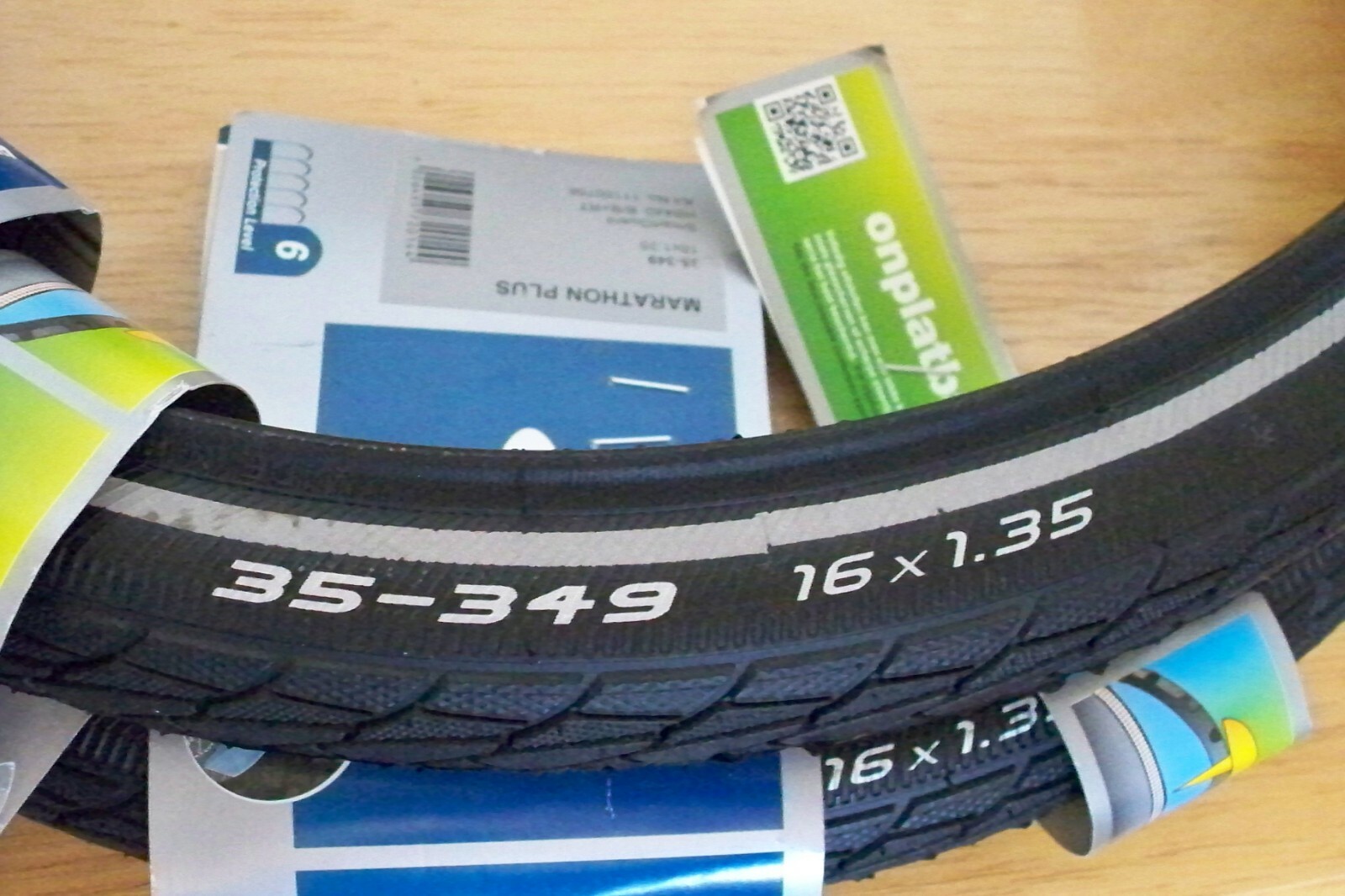 2 x 16x1 Schwalbe Marathon PLUS 3/8 Coppia Pneumatici Brompton BICI 35-349  16x1.35 Sport e viaggi Ciclismo