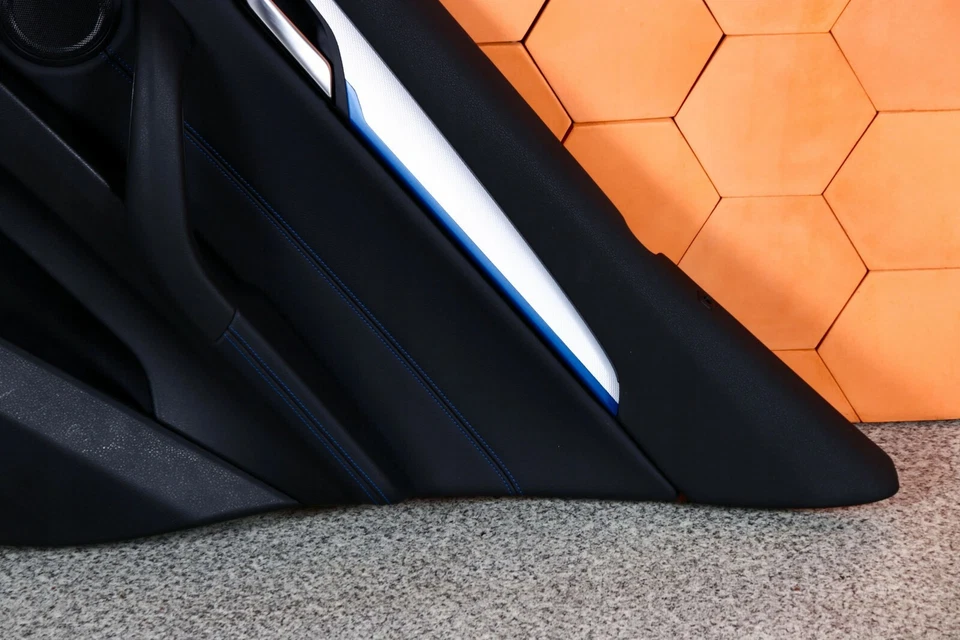 BMW X2 F39 PORTE ARRIÈRE DROITE PANNEAU DE CARTE GARNITURE FILETAGE BLEU - Photo 3/4