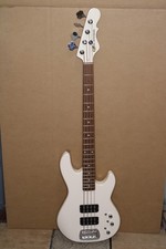 G&L Tribute L.2000BASS 4-String Bass Cream (L...