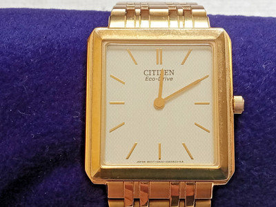 CITIZENS STILETTO ECO-DRIVE GOLD RECTANGLE MENS WRISTWATCH RARE G820-S065823-KA
