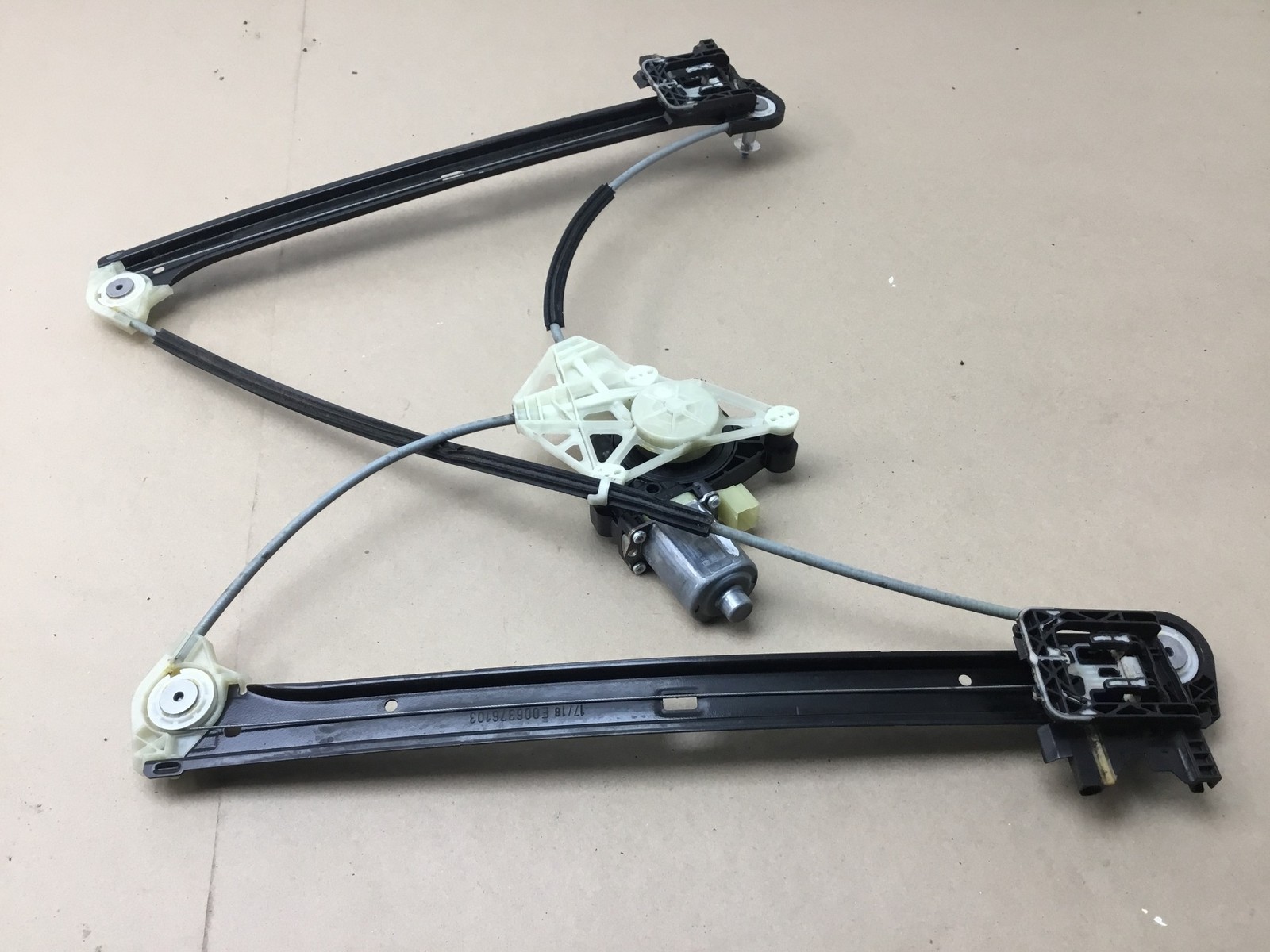 Bentley Bentayga 2019 V8 Rear Left Driver Door Window Regulator Motor 16-20 :M