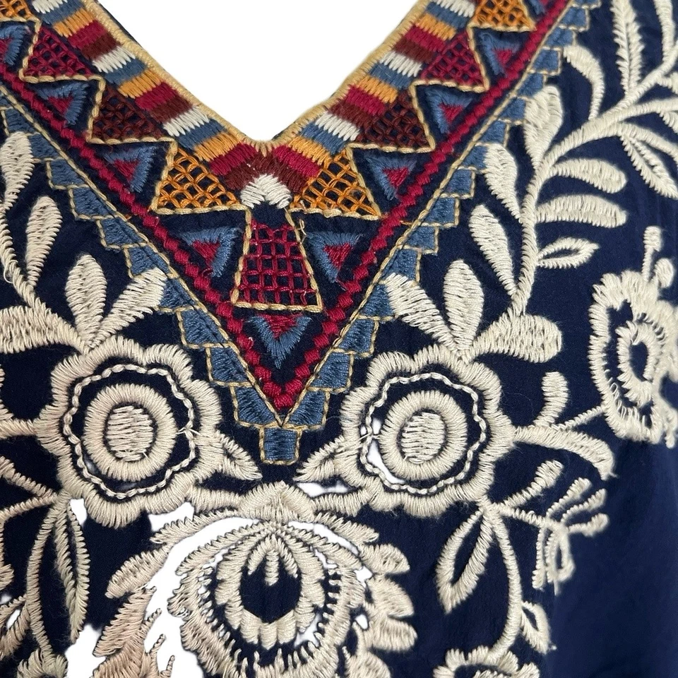 Top de seda Johnny Was Workshop talla XS azul marino bohemio bordado manga campana Foto 2 de 4