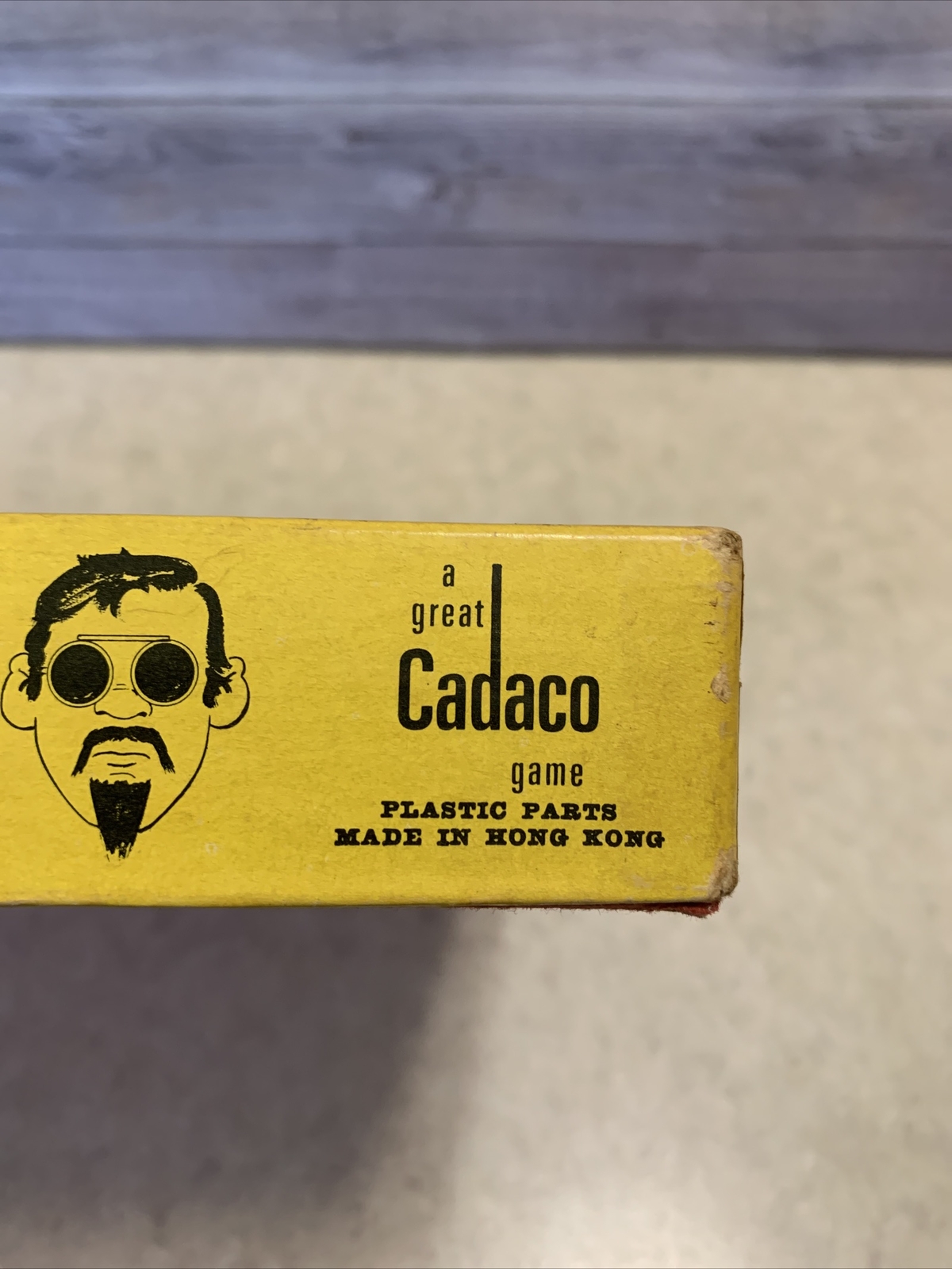 Mug Shots Game Cadaco Eyewitness Game of 10 Million Faces Complete