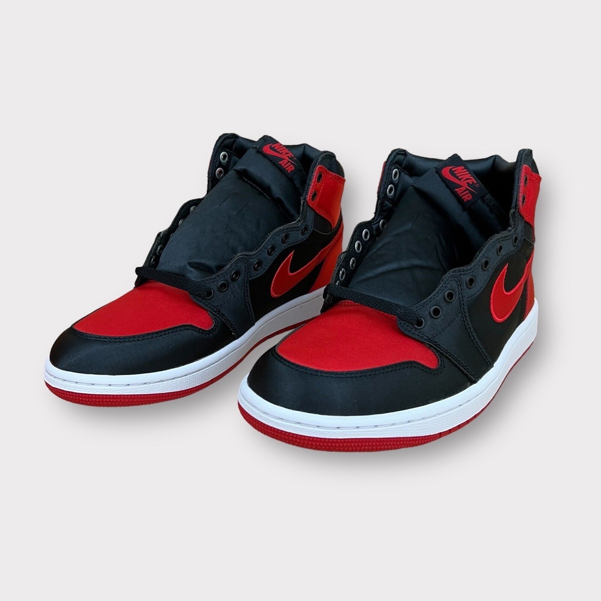 Nike Women's Air Jordan 1 Retro High Oh 'Satin Bred' Wmns Sz