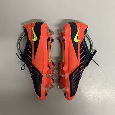 Rare Nike Total 90 Strike IV SG-Pro 2012 Football Boots Red Size 6