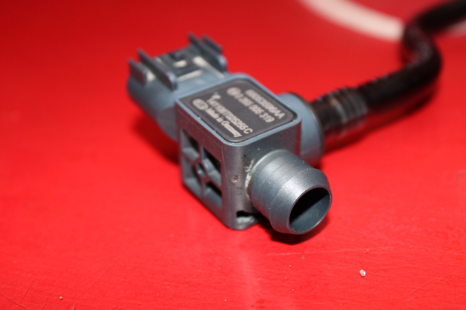 2014-2019 MASERATI GHIBLI M157 Q4 OEM BRAKE BOOSTER PRESSURE SENSOR CHECK VALVE