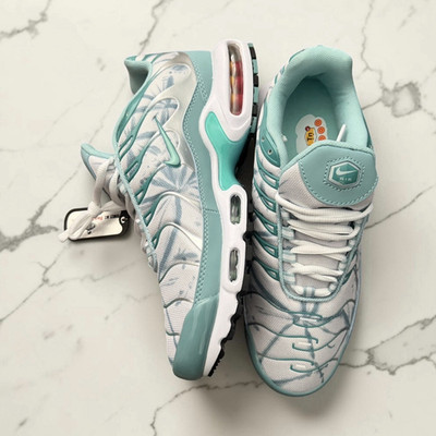 Nike Air Max Plus Herren Sneaker Weiß/Grün EU 43 Low Top Schnürung