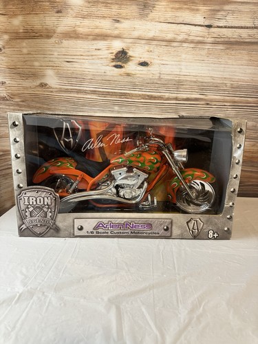 Iron Legends Arlen Ness scala 1/6 moto personalizzate arancione/verde 99202