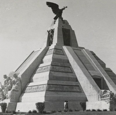 Monumento a La Raza Mexico City Postcard RPPC Aztec Pyramid Photograph Image VTG