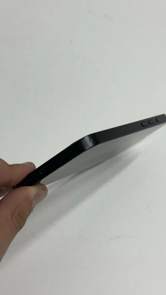 Apple iPhone 16e 128GB Boost Mobile A3212 Black 100% Battery Good condition - Image 4 of 4