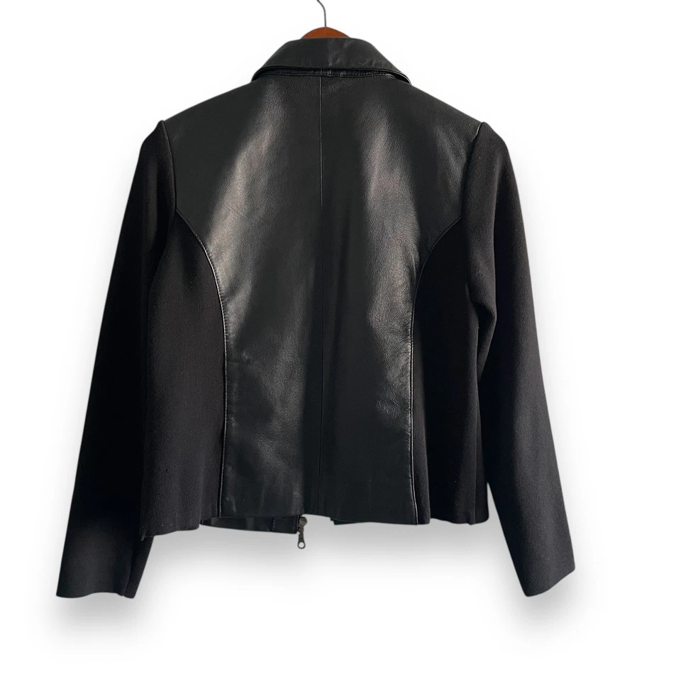 Chaqueta Stonebridge de cuero negra mezcla tejida cremallera frontal pequeña para mujer Foto 4 de 4