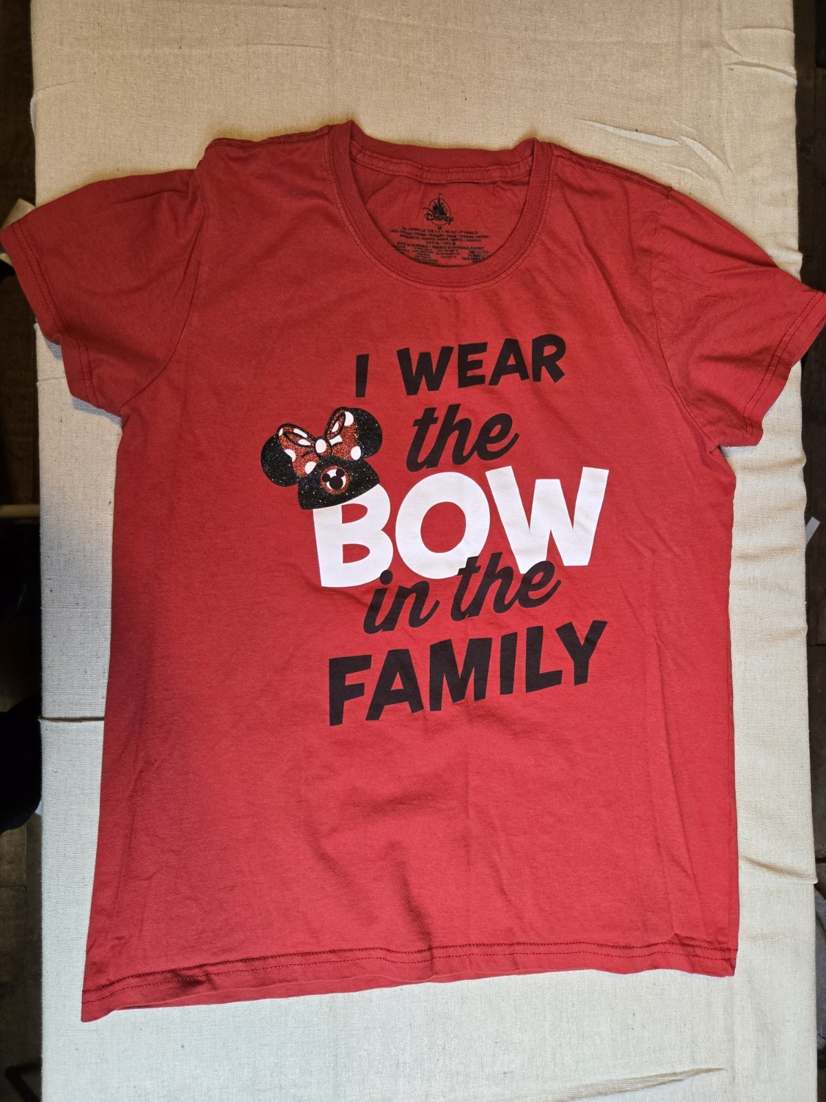 Disney Minnie Mouse T-Shirt Women’s Medium Red I Wear the Bow in the Family Tee