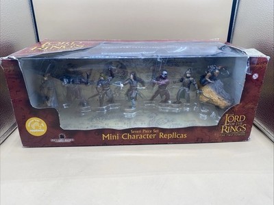 The Lord of the Rings The Two Towers - Mini Character Replicas, 7-Piece Set