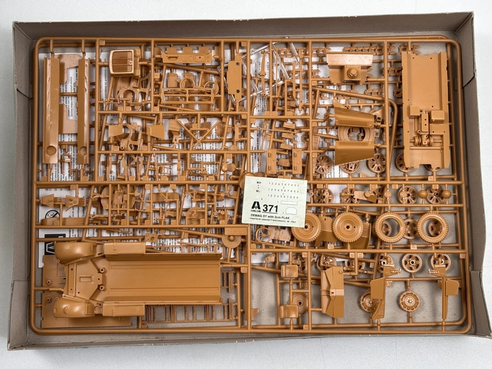 ITALERI 1:35e - #371 DEMAG D7 WITH FLAK 38 SD.KFZ.10/5 - Kit WW2 - Photo 3/4