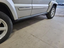 Passenger Side LIBERTY   2007 Rocker Panel Moulding 470128