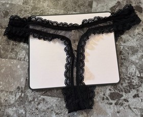 NWT VICTORIA'S SECRET SEXY LITTLE THINGS L BLACK LACE RUFFLE RARE THONG PANTIES