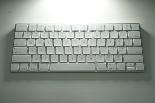 Apple Magic Keyboard A1644 + Case – Bluetooth – OEM – Great Condition Bundle - Picture 7 of 17