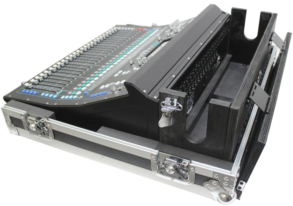 Estuche de vuelo de consola ProX XS-AHSQ7DHW para Allen & Heath SQ7 con caseta para perros y ruedas Foto 4 de 4