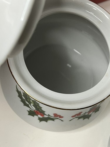 Christmas Holly Berry Creamer & Sugar Bowl Set Porcelain Hand Decorated VTg. - Picture 7 of 14