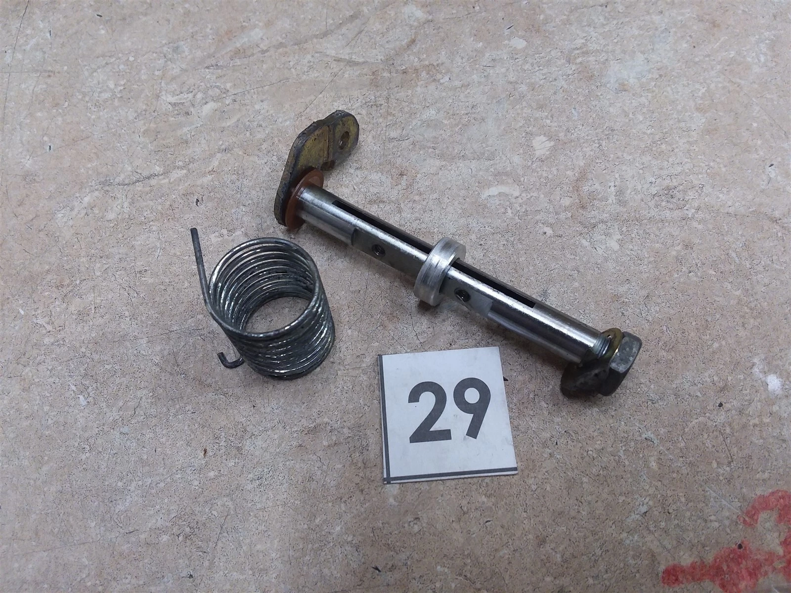 Kawasaki KZ1000-P Carb RIGHT Middle Throttle Flap Shaft 1986 -1990 #29 UO AP-367