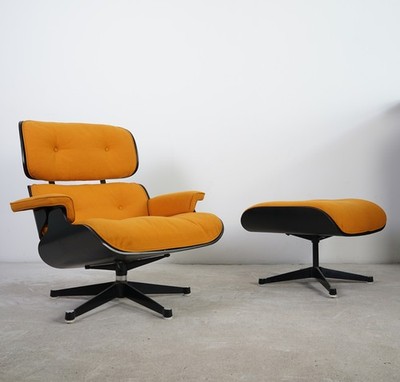 Original Herman Miller Vitra Eames Lounge Chair & Ottoman Orange Designklassiker