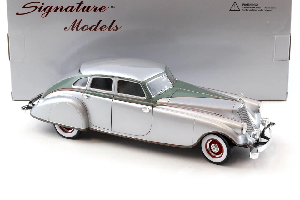 1:18 Signature Models 1933 Pierce Arrow silver Arrow silver / green - Bild 2 von 4