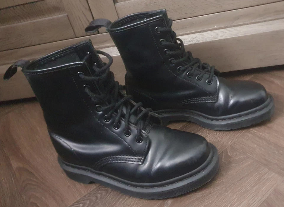 Dr. Martens 1460 Mono, photo 2 of 5