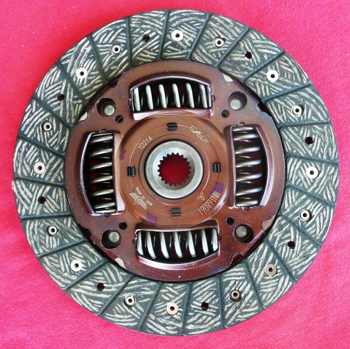 Mitsubishi MN168061 Clutch Disc for 2006 Mitsubishi