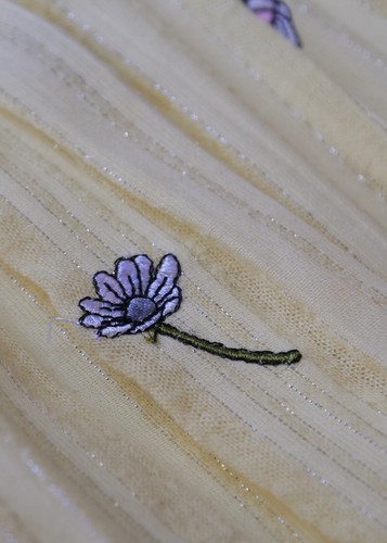 Olivia Rubin gelbes Gänseblümchen Blumen bestickt Lurex Midikleid | UK 8 - Bild 5 von 9