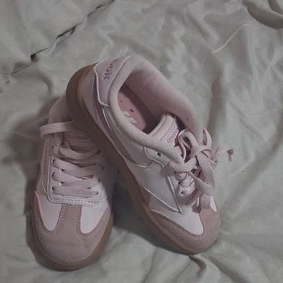 Reebok Girls Pink White Gum Low Top Lace Up Sneakers Rubber Sole