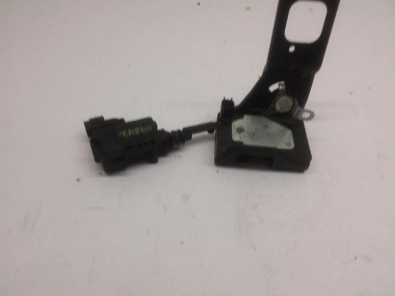 OEM 2008 - 2012 FORD ESCAPE TRUNK LID TAIL LIFT GATE LATCH LOCK and ACTUATOR - Image 2 of 4