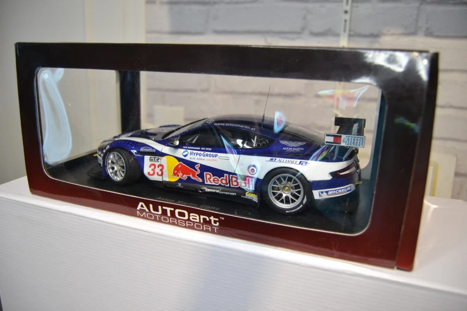 AUTOART 1/18 ASTON MARTIN DBR9 " RED BULL" Winner Mugello 2006 Ref:80608 - Photo 3/4