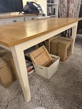 Extendable Dining table Solid Wood 1 Yr Old