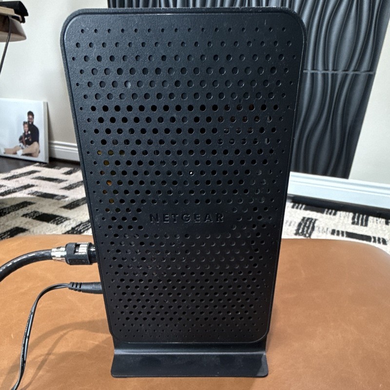 NETGEAR N300 C3000 DOCSIS 3.0 Cable Modem WiFi Router 300 Mbps Black