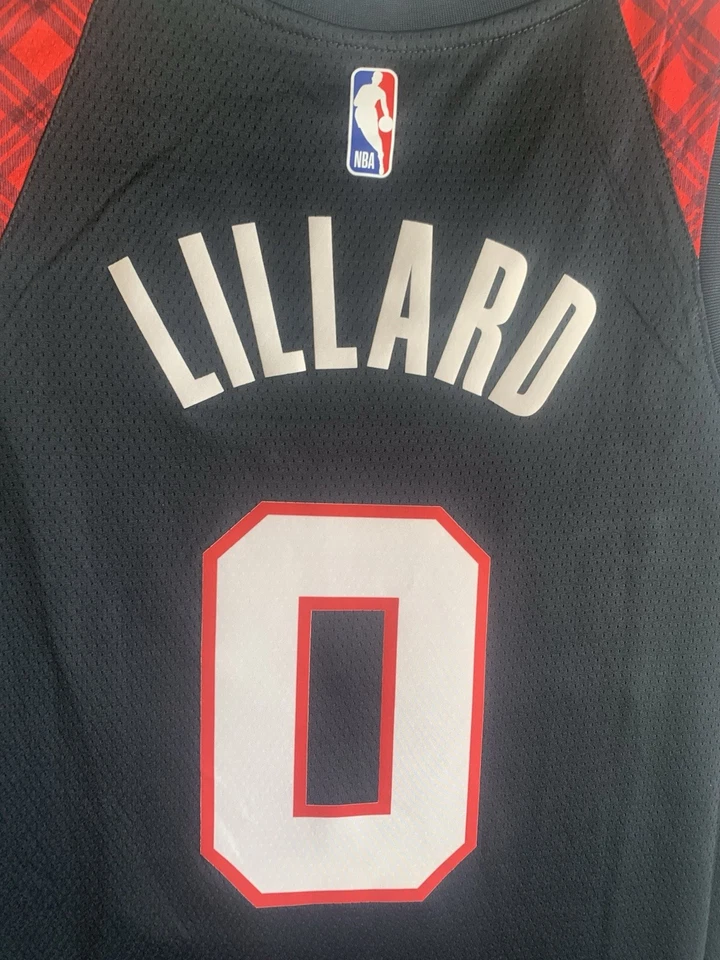 Camiseta deportiva Portland Trail Blazers Damian Lillard Nike Swingman City Edition talla 48 Foto 3 de 4