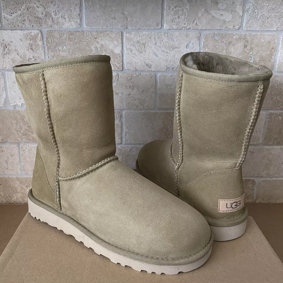 UGG Classic Short II Tomatillo Water-resistant Suede Boots Size US 8 Women