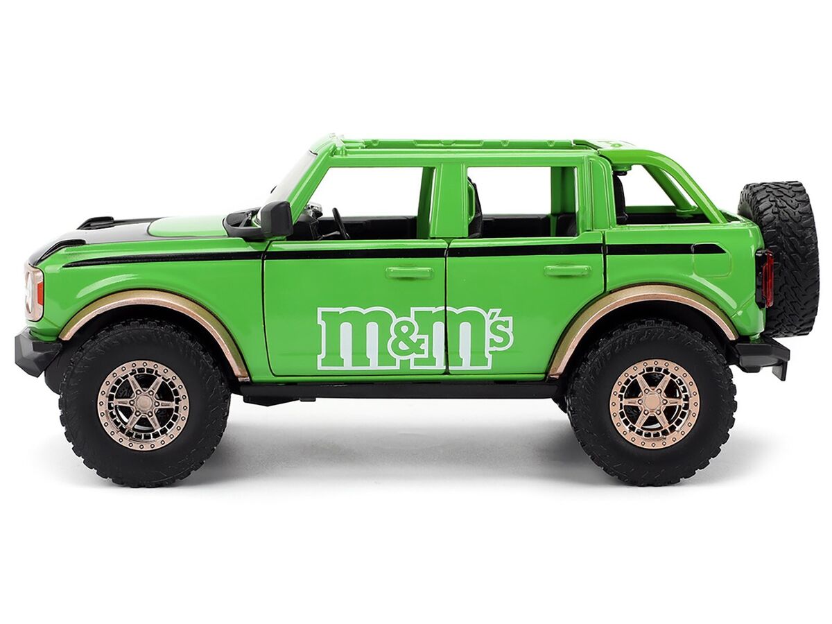 2021 FORD BRONCO GREEN & GREEN M&M'S FIGURE 1/24 DIECAST
