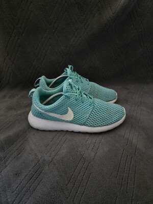 nike roshe run mint green