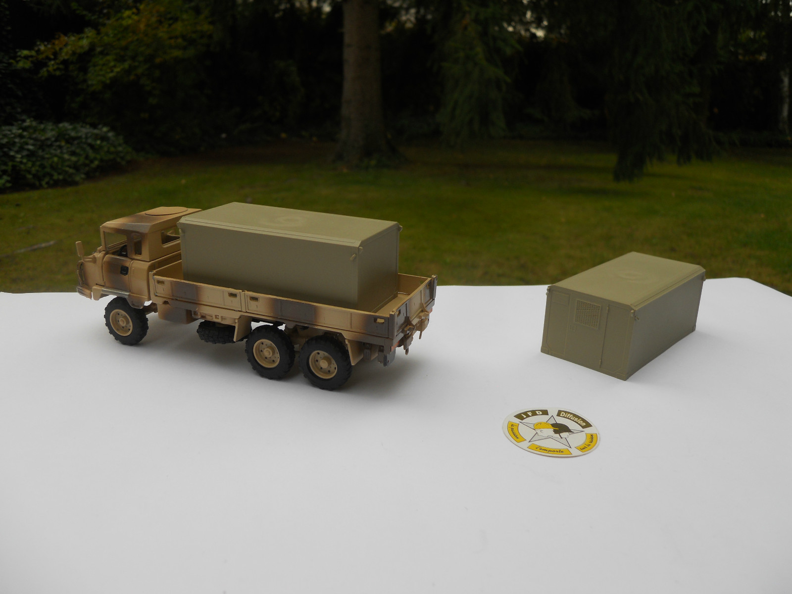 Abri aérotransportable SH 385 A miniature CEF Replex en résine haute précision