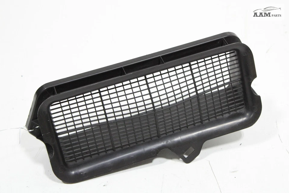 Audi A3 Quattro 2015-2020 sedán cabina delantera conducto de entrada de aire fresco OEM Foto 2 de 4