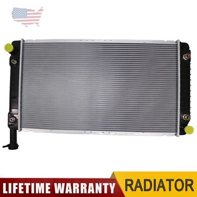 Radiator w/ Engine Oil Cooler for Chevy Express 1500 2500 GMC Savana 1500 4.3L