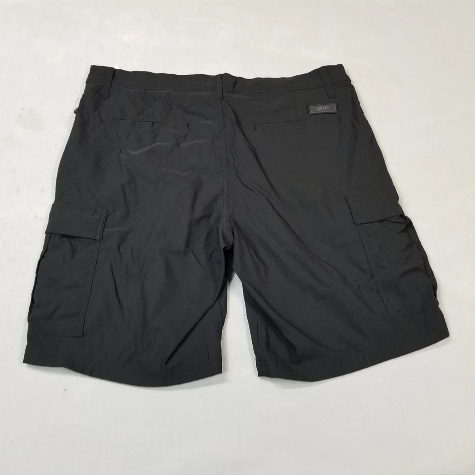 Pantalones Cortos Carga DKNY Para Hombre Talla 36 Negros Bolsillos Elásticos Nylon Ligeros Foto 2 de 4