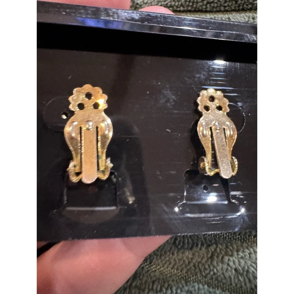 Vintage Julianna Flower Crystal Clip On Earrings Aurora Borealis Rhinestone - Image 2 of 4