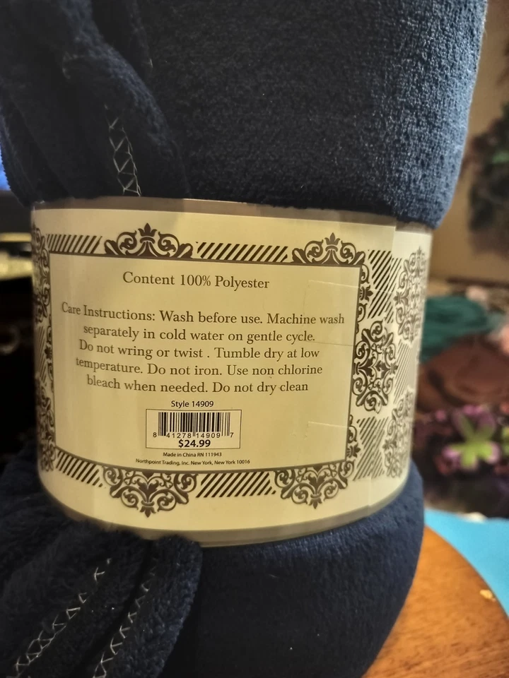  Plush Throw Fine Linen  NIP Dark Blue 60x50 Soft Warm Winter Blanket  - Image 2 of 2