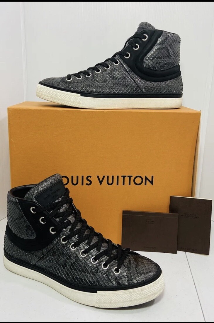 AUTHENTIC LOUIS VUITTON PYTHON BLACK SNEAKER RARE… - image 1