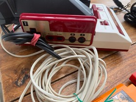 Nintendo Family Computer + Network System + Cartridge + Games