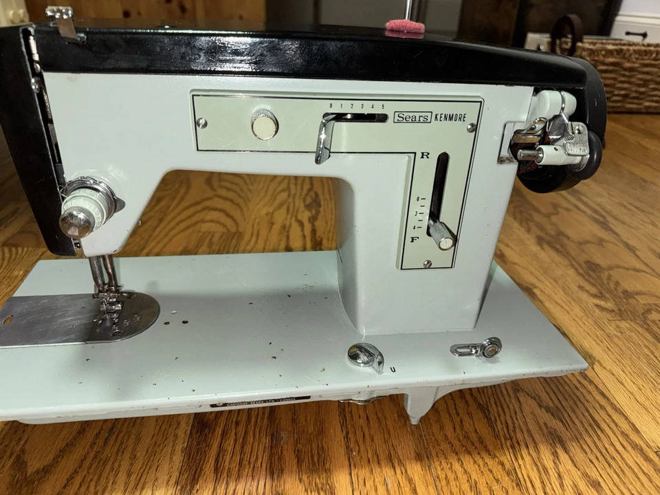 Máquina de coser Japón totalmente restaurada. Cuero de lona de primera calidad y demin. YD Foto 2 de 4