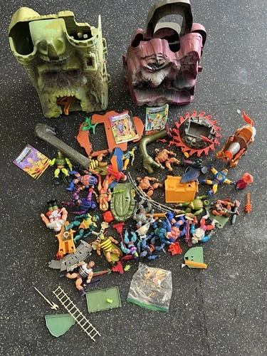 Vintage Masters of the Universe Castle Grayskull & Snake Mountain Lot + Figures